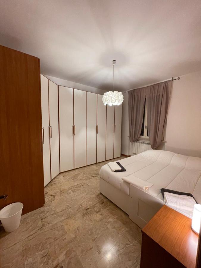 Appartamento Privato A Piacenza Con 3 Camere Matrimoniali Exterior foto